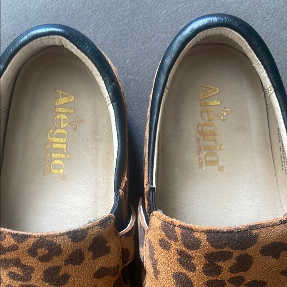 Alegria Women's Kara Leopard Clogs euro 37/6.5 - Picture 2 of 10